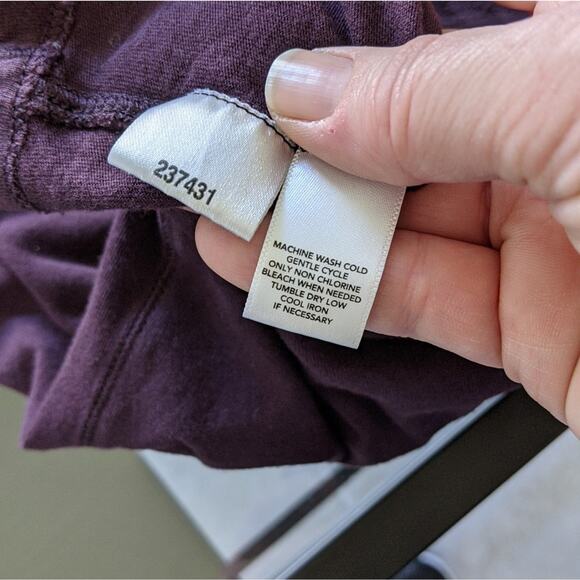 Loft Petite Burgundy Embellished Tee Sz XXSP - Picture 5 of 7